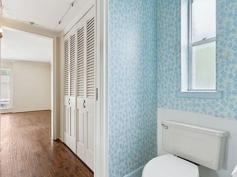 6367 Diamond Head Cir #D — Photo 17