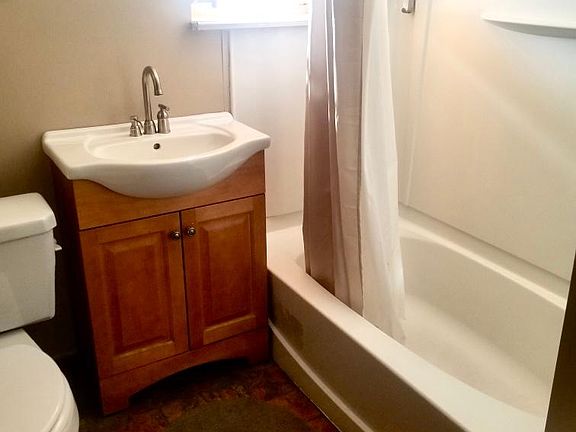 5th image of 9034 148th St APT D1
