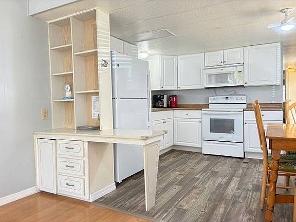 2nd image of 717 Fountainview N