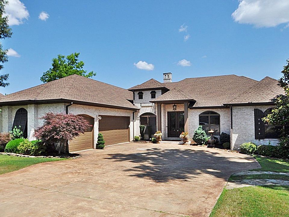 1st image of 858 Indian Oaks Dr