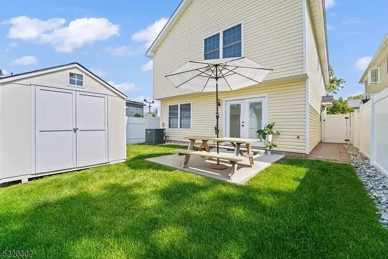 4 bed, $4,000 — Photo 3