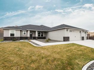 832 Meadows Dr S, Richland, WA