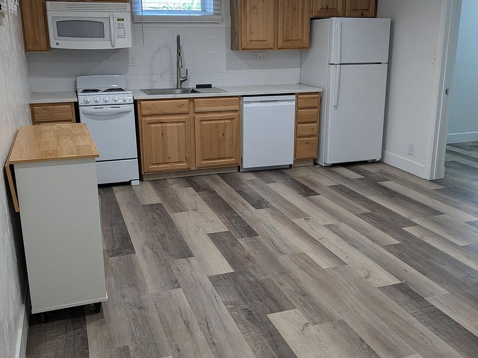 Kitchen/ living area