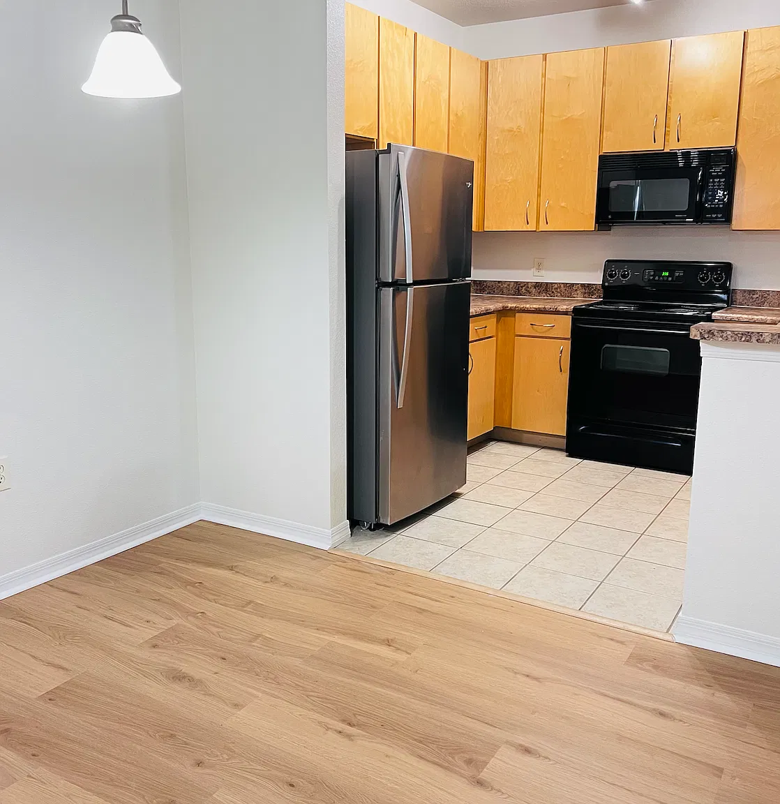 1 bed, 845 sqft, $1,450 — Photo 4