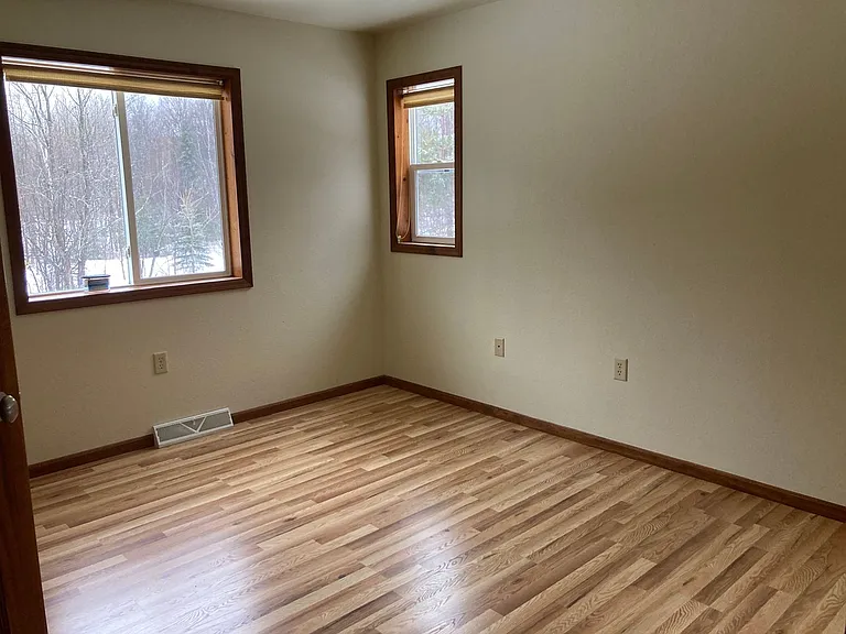 4866-68 Hilltop Rd — Photo 15