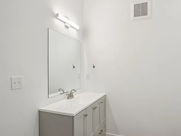 Portland Place Apartments — Photo 4