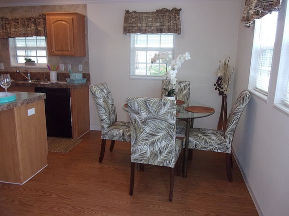 3rd image of 310 Netherland Ave
