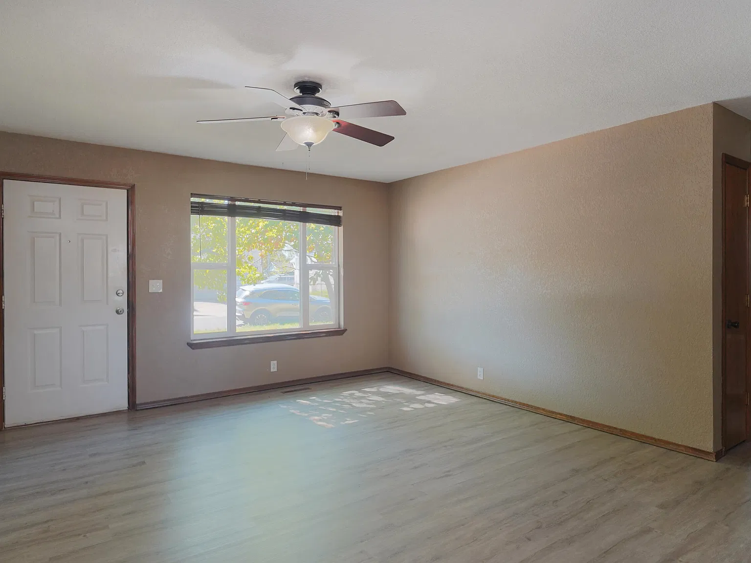 2 bed, 2.0 bath, 1000 sqft, $1,200 — Photo 3