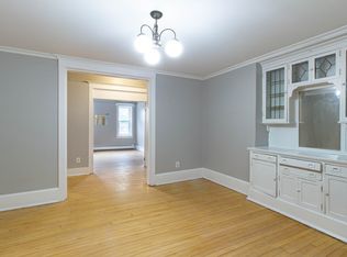 359 Elgin St #A, Ottawa, ON K2P1M7