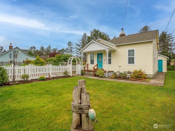 3909 L Place, Seaview, WA 98644