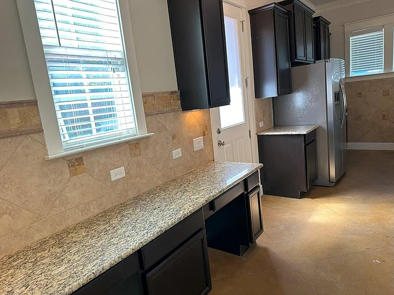 505 W North Loop Blvd #A — Photo 13