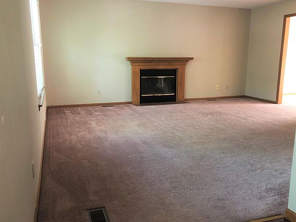 4th image of 1307 Sanders St