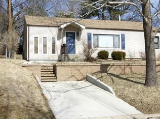 1608 Crabapple Ln, Saint Louis, MO 63119