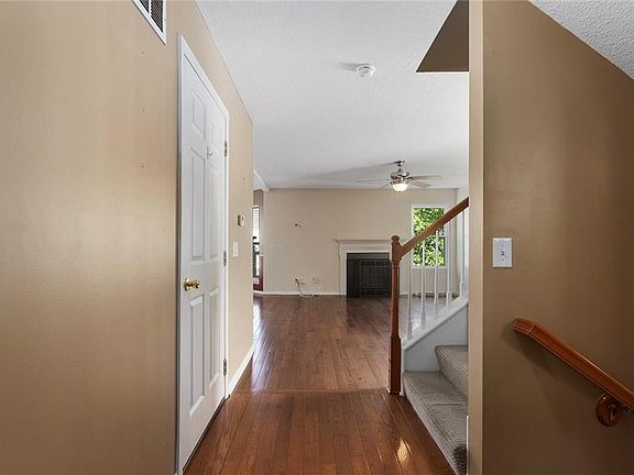 5th image of 9826 N Home Ave