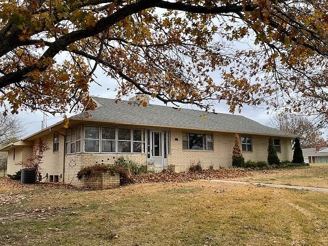 1st image of 133 Sequoia Dr