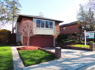 20814 26th Ave, Bayside, NY 11360