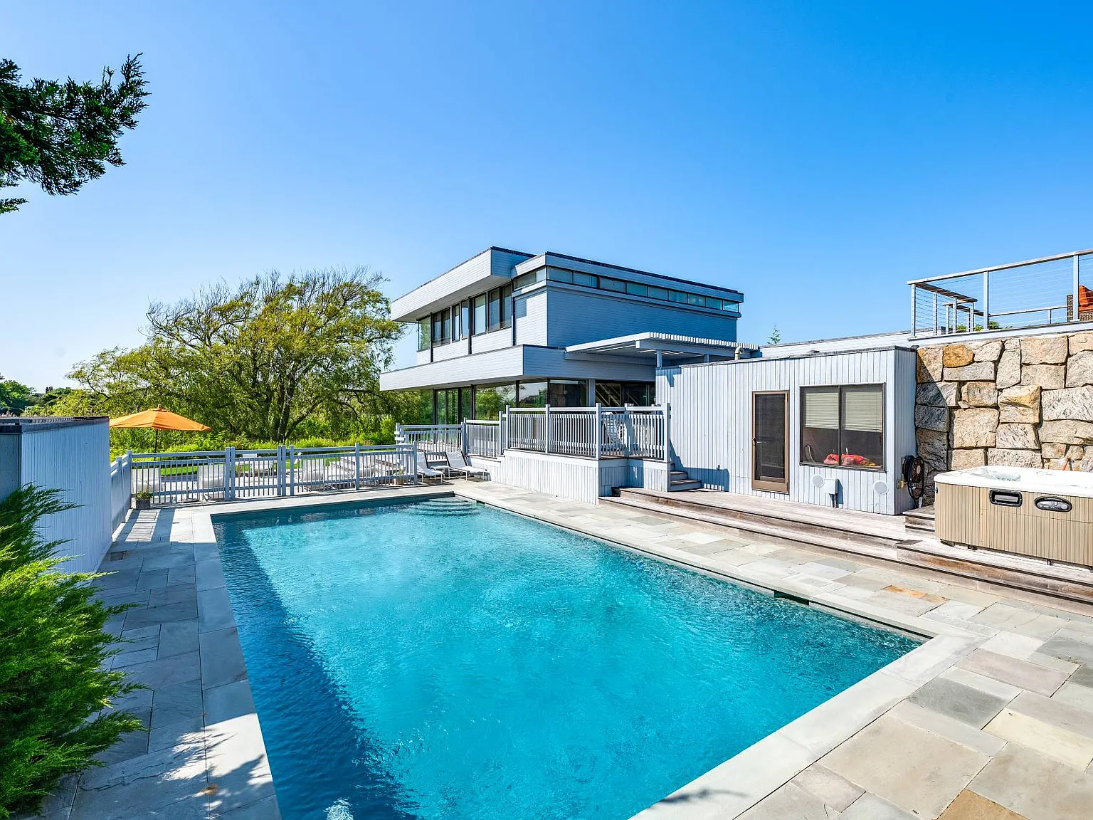 Fabulous Sams Creek Modern Beach House — Photo 4