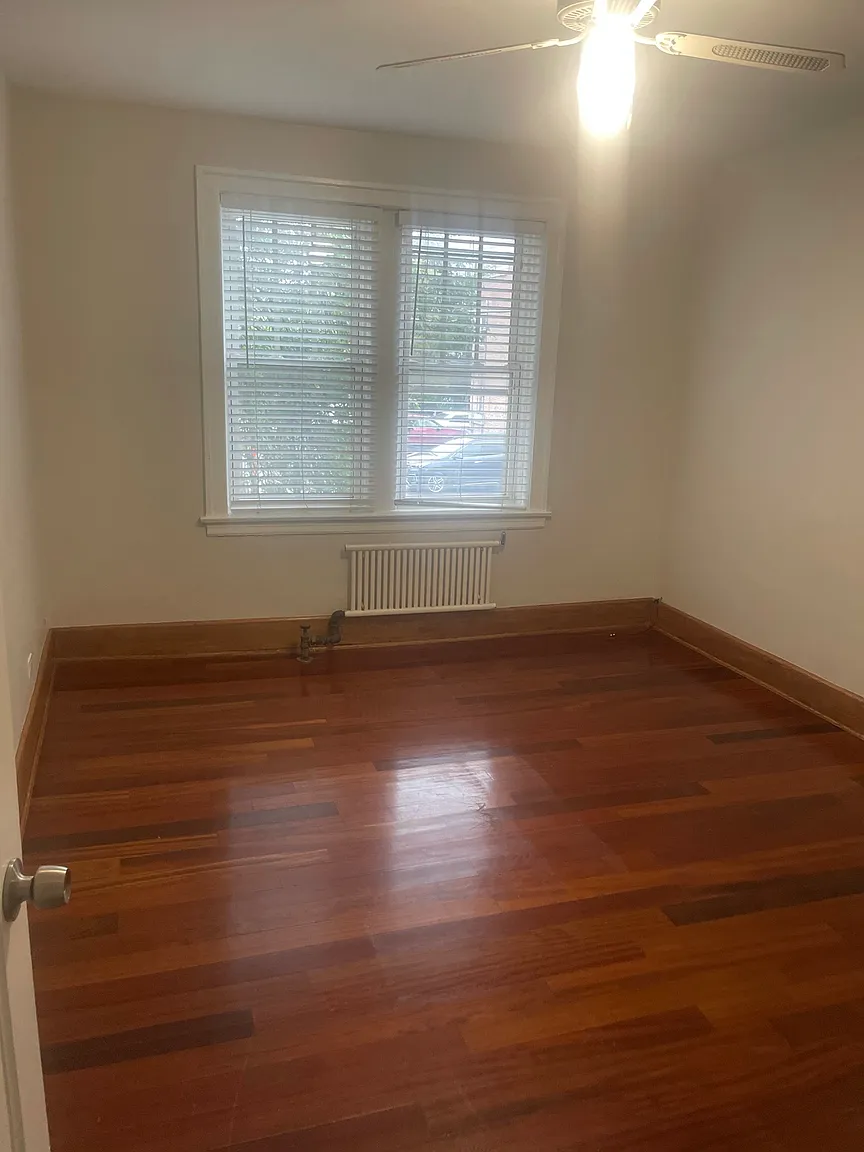 7048 N Washtenaw Ave APT 1S photo 1