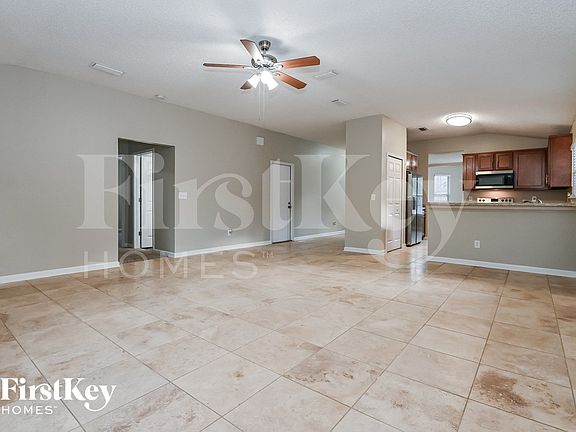 4th image of 1102 Hidden Cove Cir S