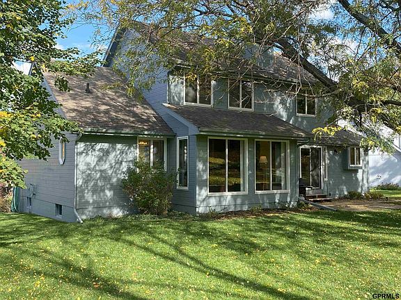 5th image of 814 Hickory Hill Cir