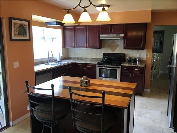 3rd image of 15807 Ashbury Pl