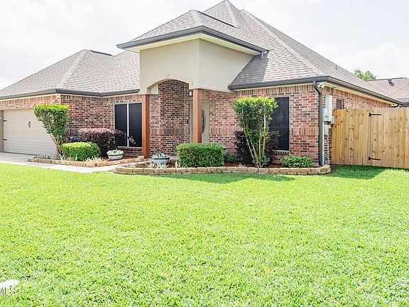 2nd image of 101 Shadowbrook Ln