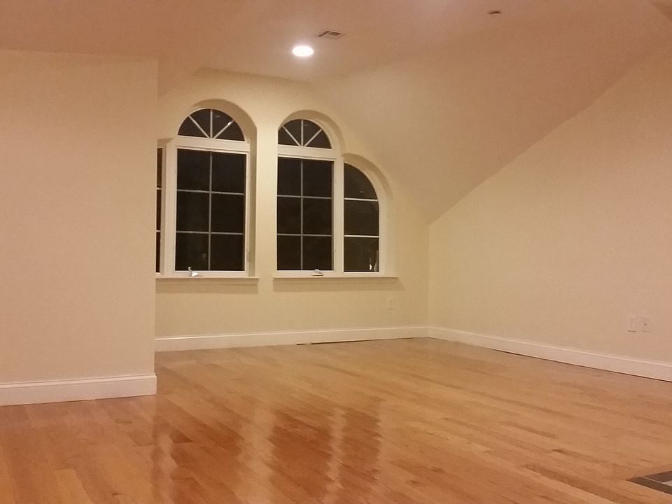 1st image of 3043 80th St