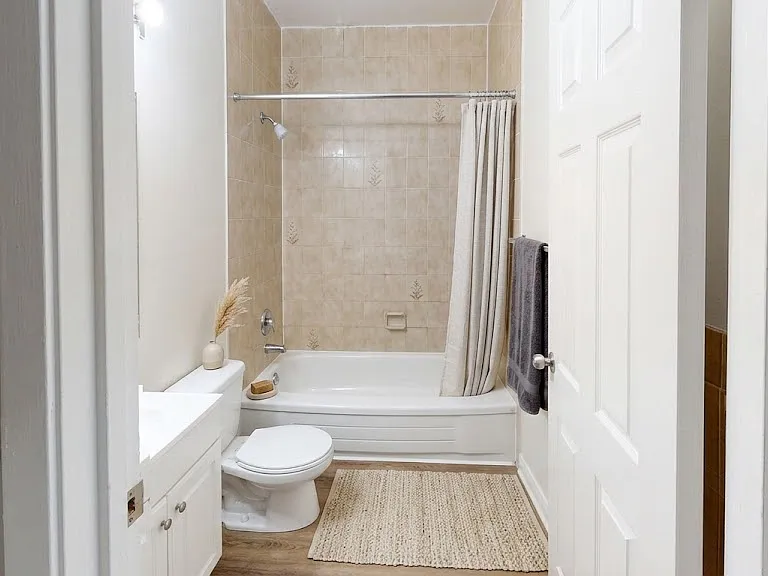 337 Richmond St — Photo 9