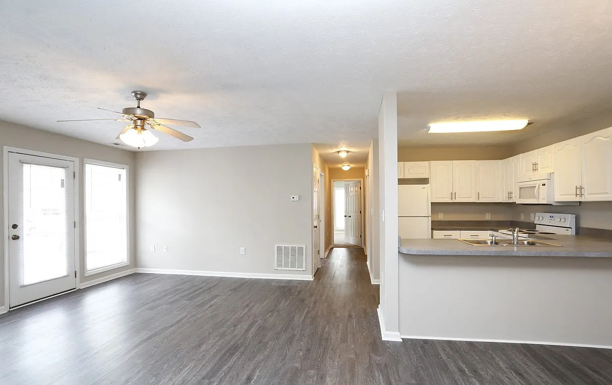 Karen Lake Apartments — Photo 3