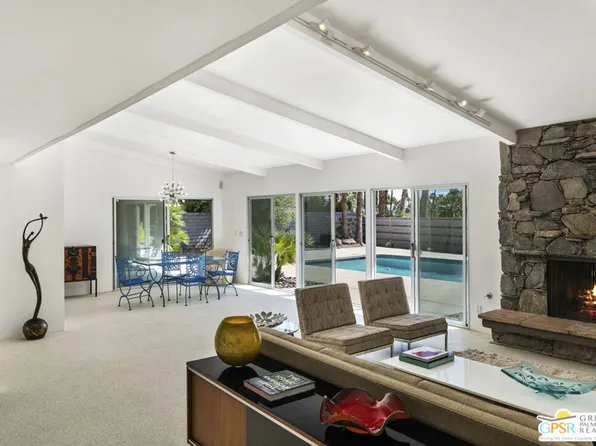 1033 W Friar Ct, Palm Springs, CA 92262