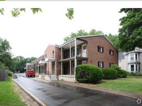 2nd image of 44 Silver Ln #5