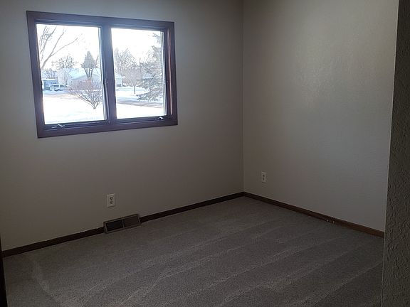 5th image of 1011 W Main St