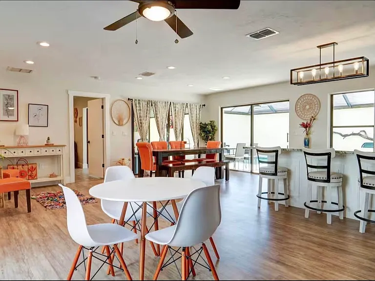 Glen Oaks Manor Dr — Photo 3
