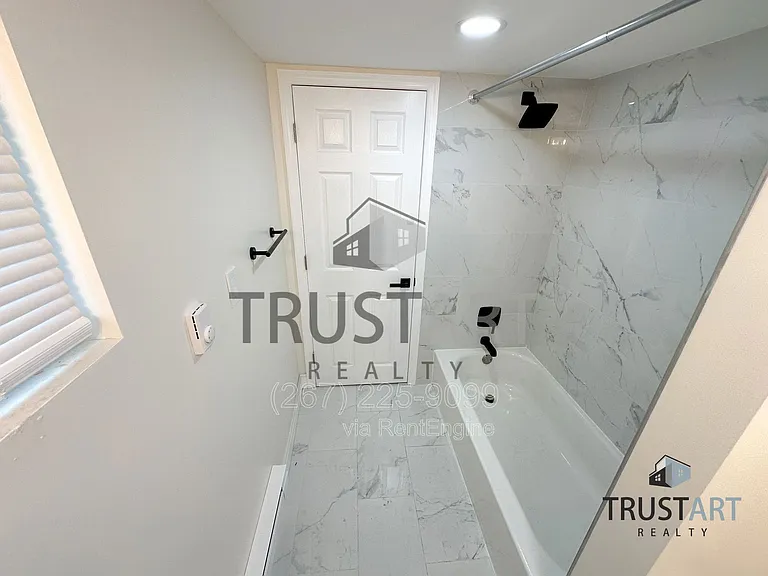 4633 Penn St #1 — Photo 12