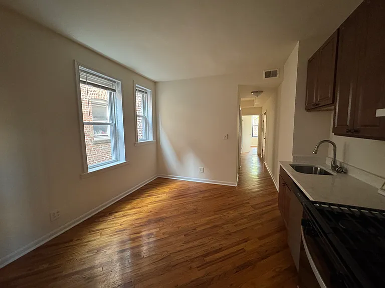 2151 W Walton St #2 — Photo 7