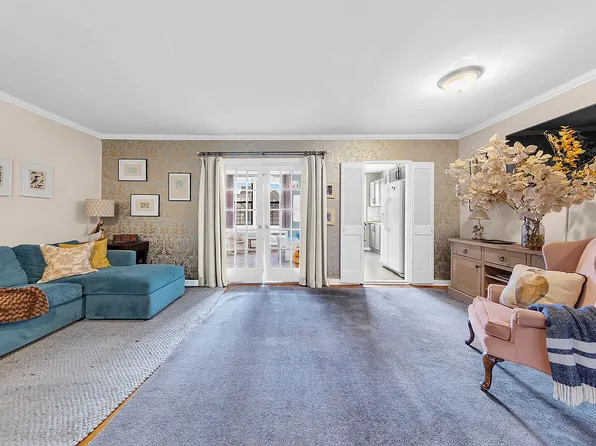 599 E 7th St APT 2K, Brooklyn, NY 11218