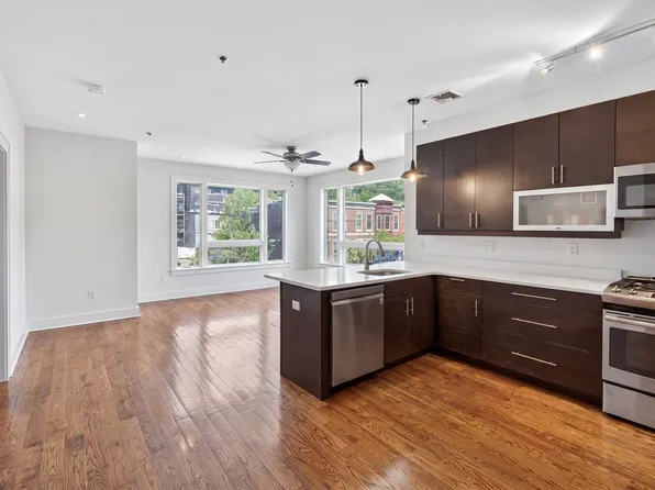 635 6th St #4B, Hoboken, NJ 07030