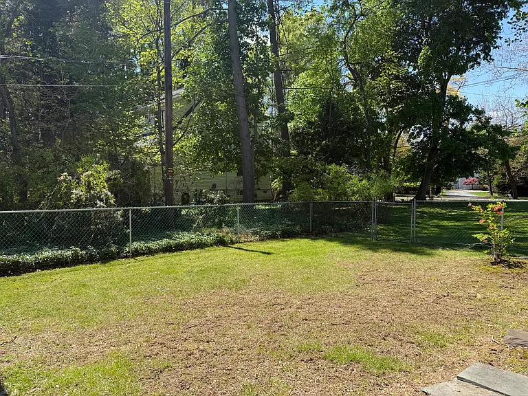 66 Summit St — Photo 13