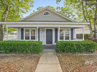 1 Cottage Dr, Fairhope, AL 36532