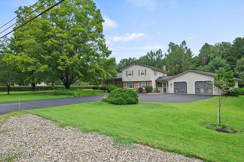 2nd image of 140 Spier Falls Road