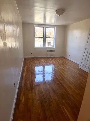 Rented by Roberto Guilbet, LREB | media 2