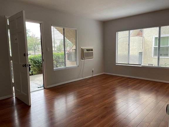 3rd image of 1500 N Buena Vista St Unit B