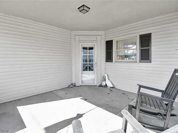 2nd image of 125 Beaver St