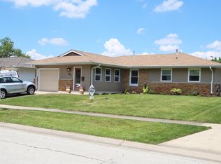 691 Grosvener Ln, Elk Grove Village, IL 60007