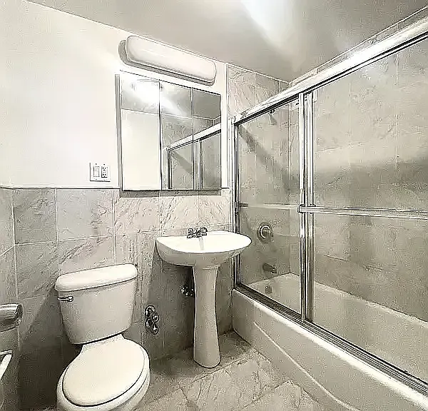 417 W 56th St #D1 — Photo 6