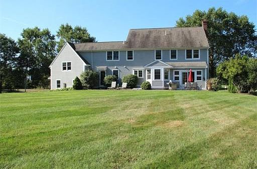3rd image of 10 Newell Farm Dr