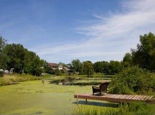 1410 Aretz Ct, Victoria, MN 55386