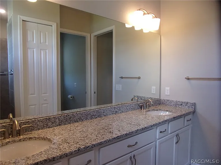 248 E Cumberland Ct — Photo 22