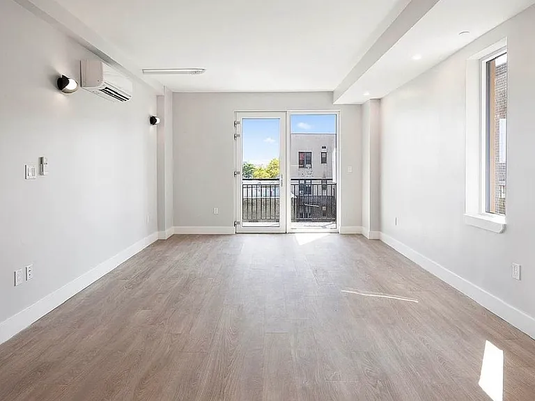 286 Linden Blvd #2R — Photo 2