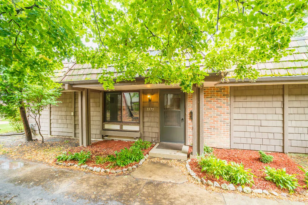 5575 Court F photo 1